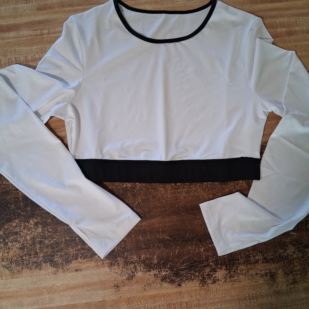 Women's White Long Sleeve Crop Top with Black Trim XL